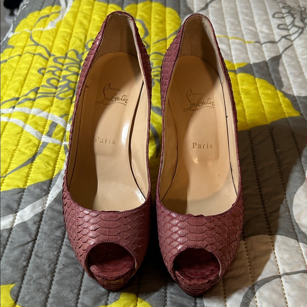 Christian Louboutin Peep Toe Heels - Pink